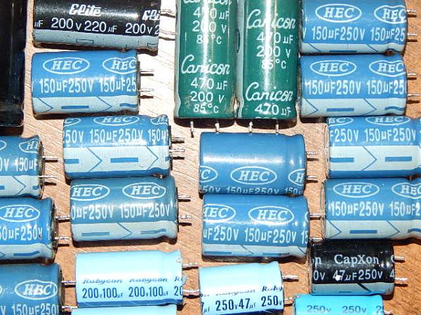 Продам Конденсаторы электролитические на 200-250v (29 шт