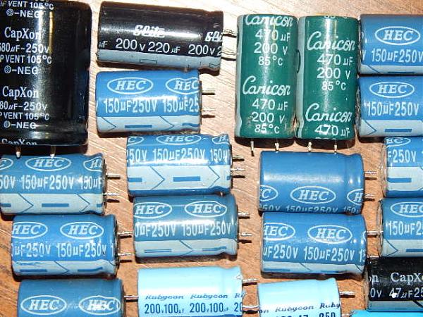 Продам Конденсаторы электролитические на 200-250v (29 шт
