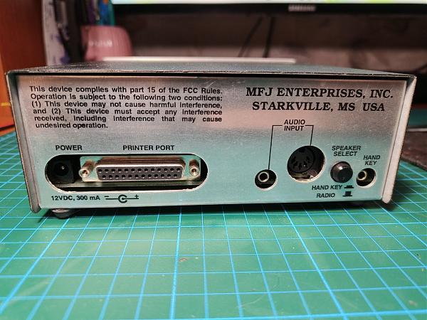 Продам Декодер CW, RTTY, ASCII, и AMTOR MFJ-462B