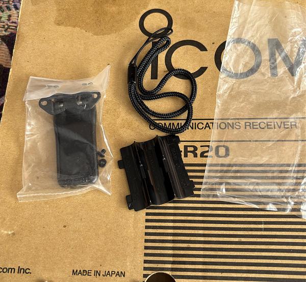 Продам Icom IC-R20