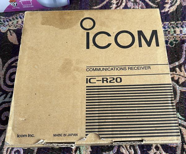 Продам Icom IC-R20