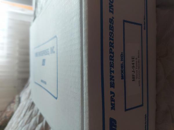 Продам Антенный тюнер MFJ-941E