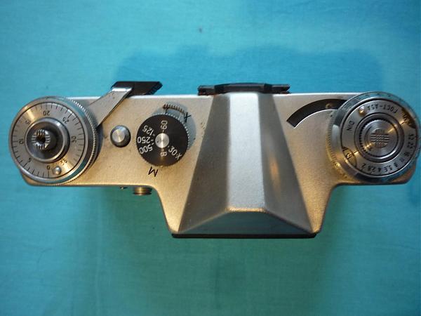 Продам Фотоаппарат зеркальный 1970 г.вып. "Зенит-Е"