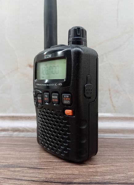 Продам Сканирующий приёмник Icom R5