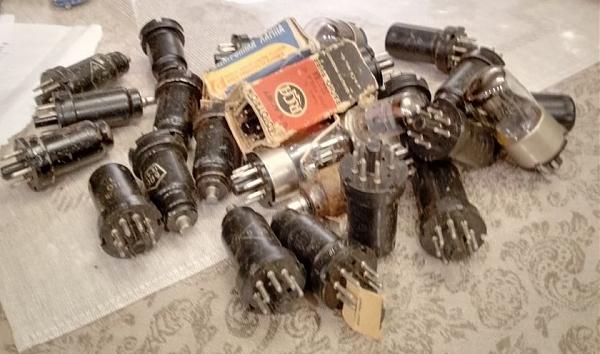 Продам радиолампы набор