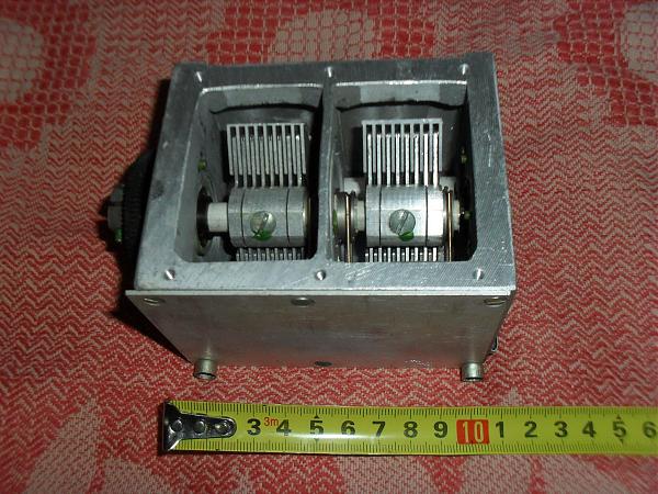 Продам Конденсаторы переменные 2х187 пФ