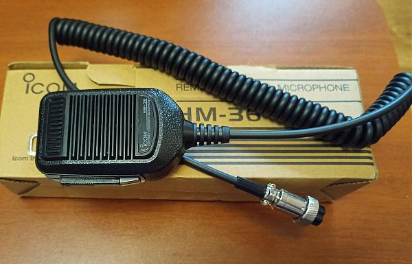 Продам icom HM-36