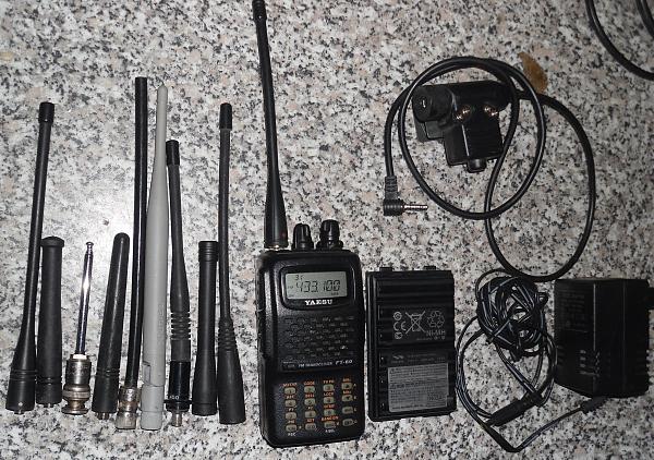 Продам Yaеsu FT-60R