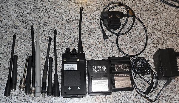 Продам Yaеsu FT-60R