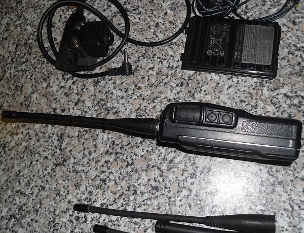 Продам Yaеsu FT-60R