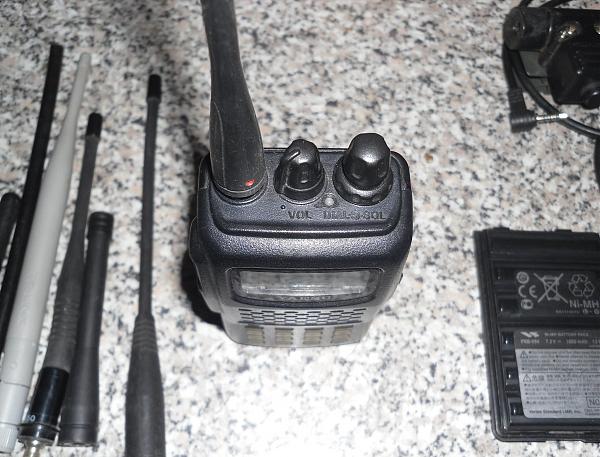 Продам Yaеsu FT-60R