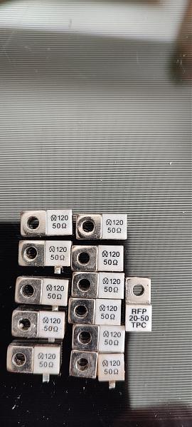Продам транзисторы белые разные инфо на фото