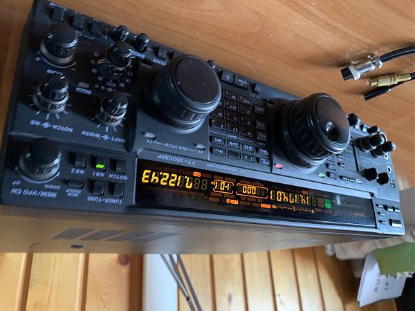 Продам Трансивер FT-1000MP