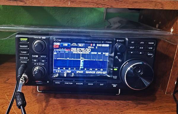 Продам КВ трансивер ICOM 7300 usa