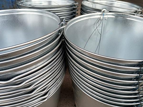 Продам Ведр оцинкованое 9 л