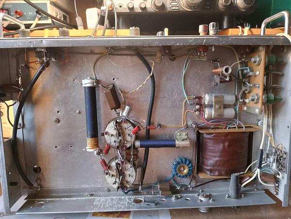 Продам Надежный усилитель на 2 х гу 50 200вт