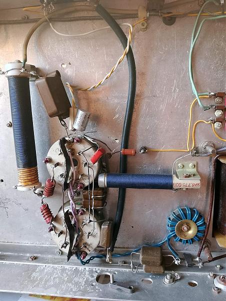 Продам Надежный усилитель на 2 х гу 50 200вт