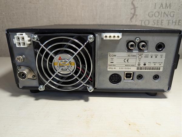 Продам Icom IC-7300, хорошее состояние, в штатной коробке
