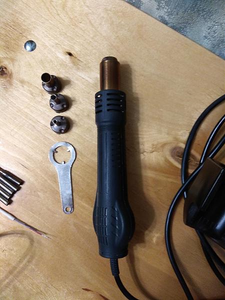 Продам Паяльная станция "Luky-702"