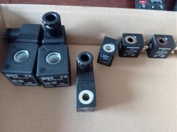 Продам Эл. магниты соленоиды Camozzi 24v