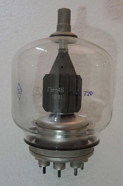 Продам Две лампы ГУ-46 + панелька