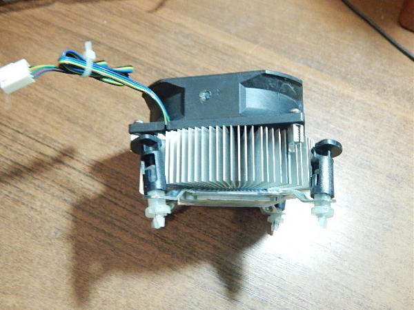 Продам Кулер охлаждения процессоров с радиатором