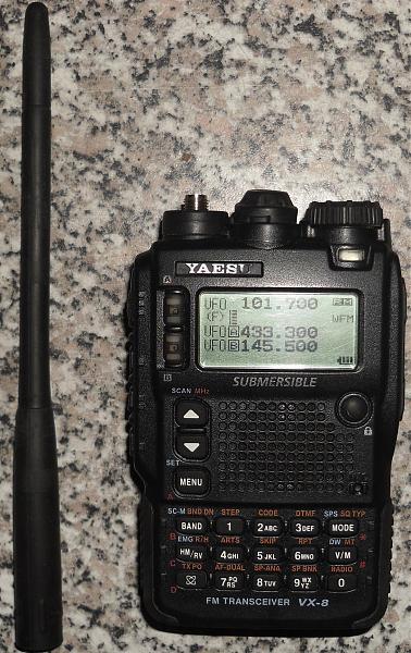Продам Yaesu VX-8DR