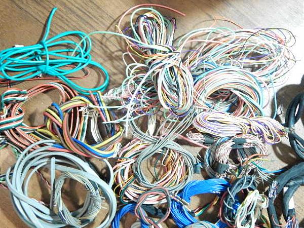 Продам Провода монтажные, разные,(комплект)(800 гр)