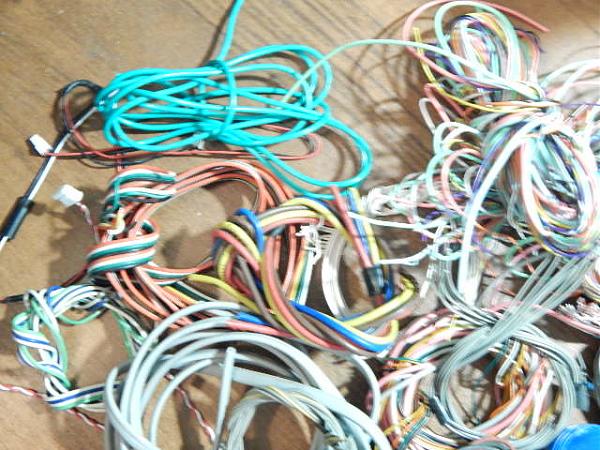 Продам Провода монтажные, разные,(комплект)(800 гр)