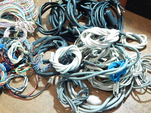 Продам Провода монтажные, разные,(комплект)(800 гр)