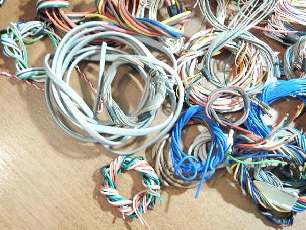 Продам Провода монтажные, разные,(комплект)(800 гр)