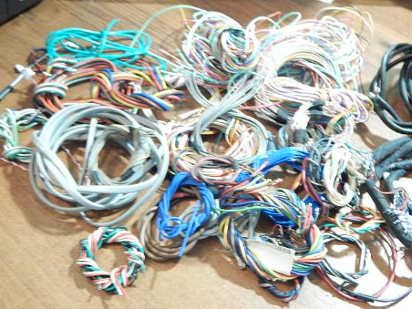 Продам Провода монтажные, разные,(комплект)(800 гр)