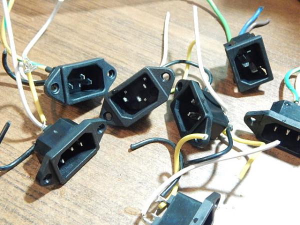 Продам Розетки, гнёзда сетевые