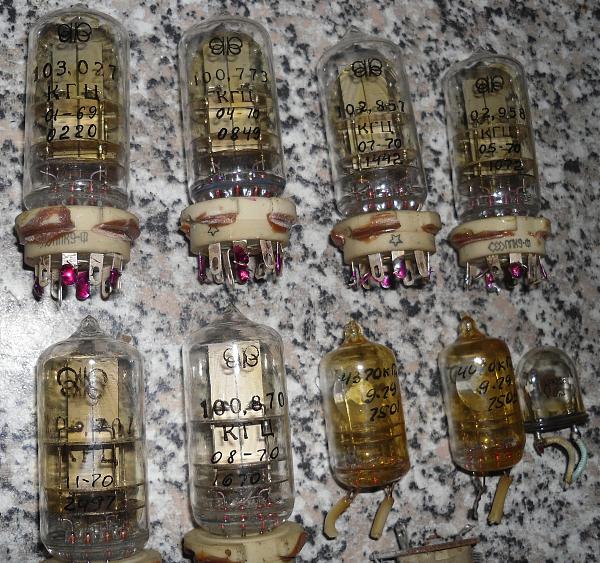 Продам Кварцы в стекле набор