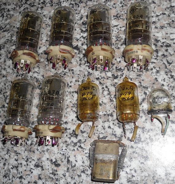 Продам Кварцы в стекле набор