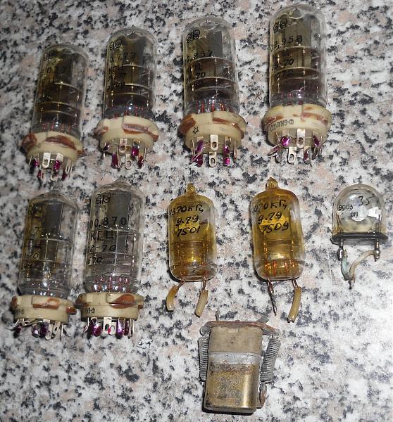 Продам Кварцы в стекле набор