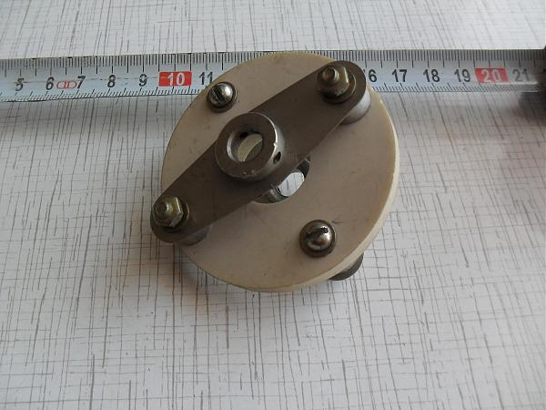 Куплю Керамический переходник на ось КПЕ или вариометра