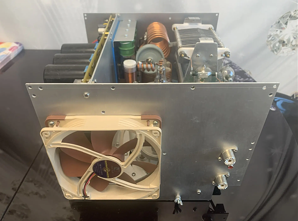 Продам Усилитель для радиостанции на лампе ГУ-81