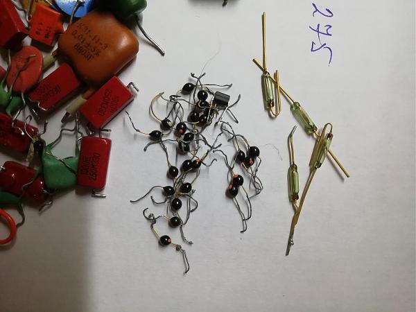 Продам конденсаторы, варикапы