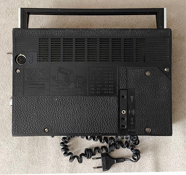 Продам Радиоприемник ВЭФ 202 с 16 и 19 м