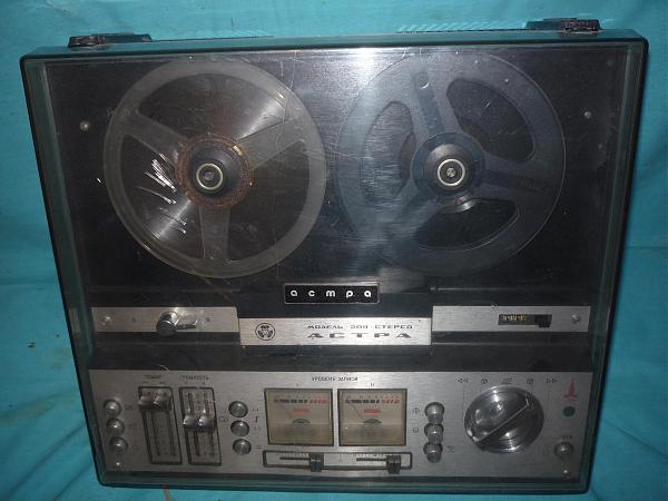 Продам Астра-209" катушечн. магнитофон с олимп. символик