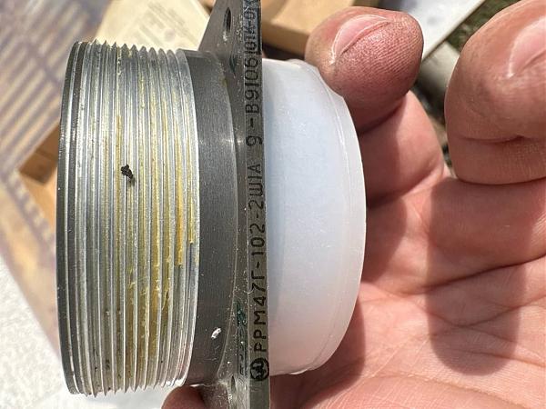 Продам Новые разъемы (з/у + этикетка)