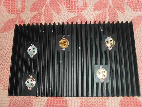 Продам Большой радиатор (26,5х16х2 см)