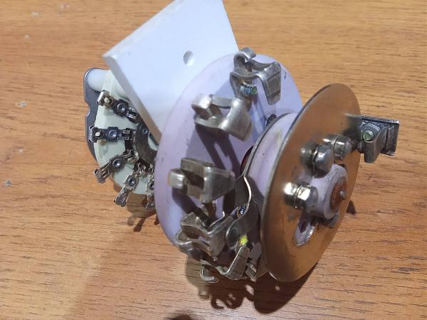 Продам Переключатель 8 положений