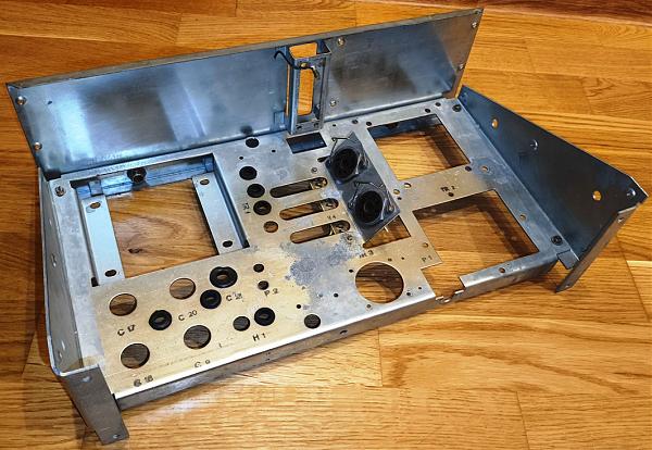 Продам EAG EA 057 усилитель НЧ