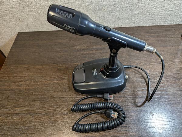 Продам Настольный микрофон Yaesu MD-100A8x