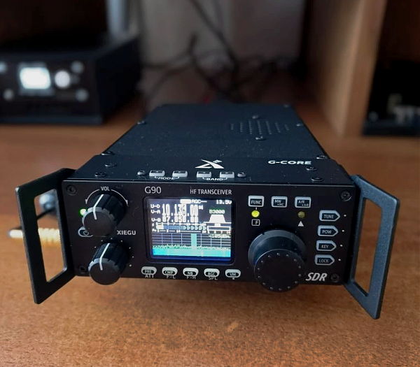 Продам Xiegu G90 новый