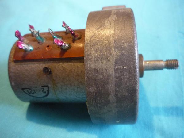 Продам Потенциометр сдвоенный ПЛ.12 2 х 20 ком