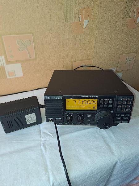 Продам Приемник Icom IC-R75