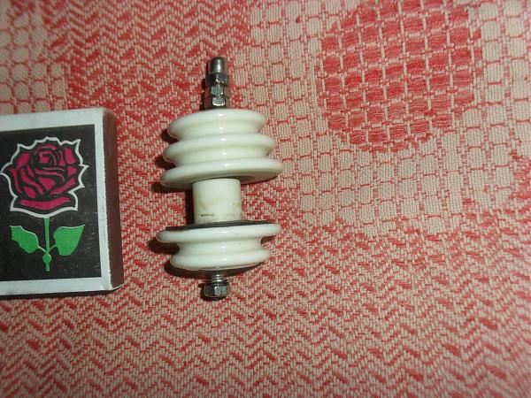 Продам Изолятор (керамика)